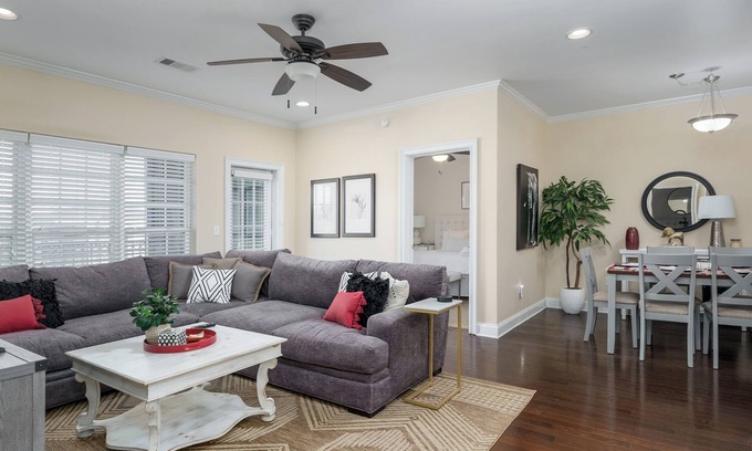 Tuscaloosa Condo | Dixieland Delight: A Cozy Retreat at Houndstooth Condos