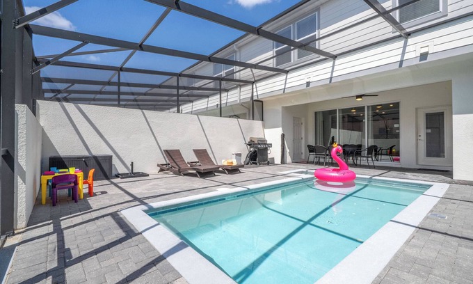 Davenport House | DLuxx Windsor Island – 5BR Pool & Themed Rooms 271
