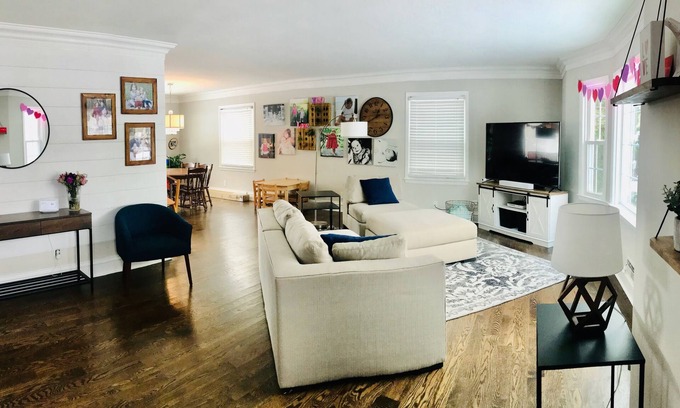 Whitefish Bay House | DNC? Stay at our Charming Home in Whitefish Bay! 10-15min to Downtown!
