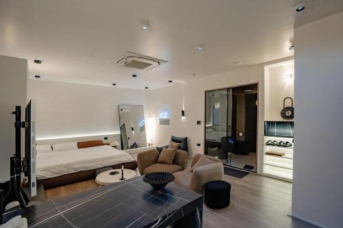 Ha Long Apartment | Do Studioishome Homestay Dukkha 03