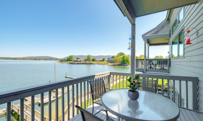 North Shore Condo | Dock + Pool Access: Condo on Smith Mountain Lake