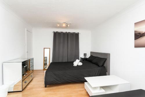 Island Gardens Apartment | Docklands Quiet Retreat