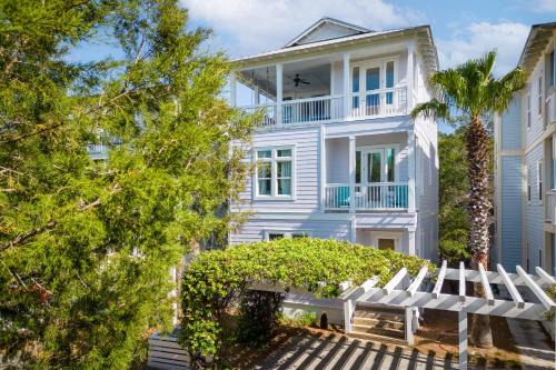Seacrest House | Doctors Orders by AvantStay 5 MINS TO BEACH w Community Pool Hot Tub