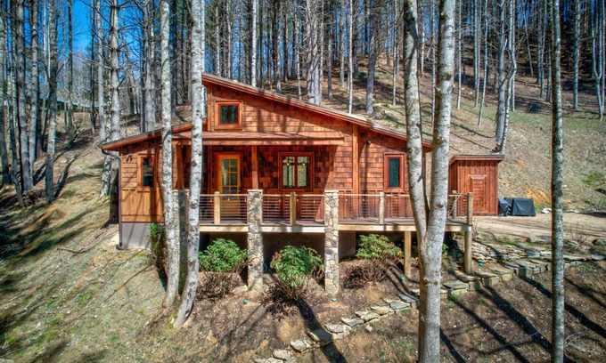 Banner Elk Cabin | Doe Run Cottage - Fish Camp home with private river access, luxury home