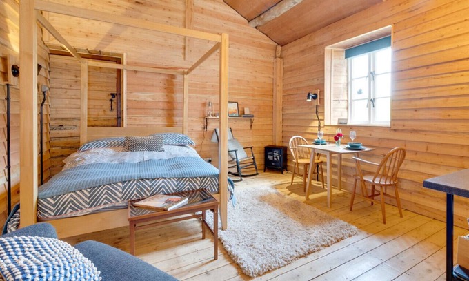 Millom House | Dog Crag Cabin - One Bedroom House, Sleeps 2