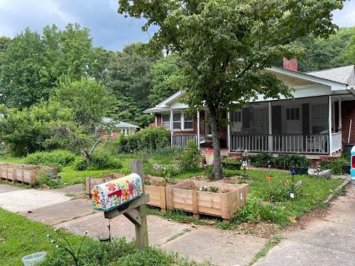 East Point House | Dog Friendly 1 bd 1 ba near Airport and Marta