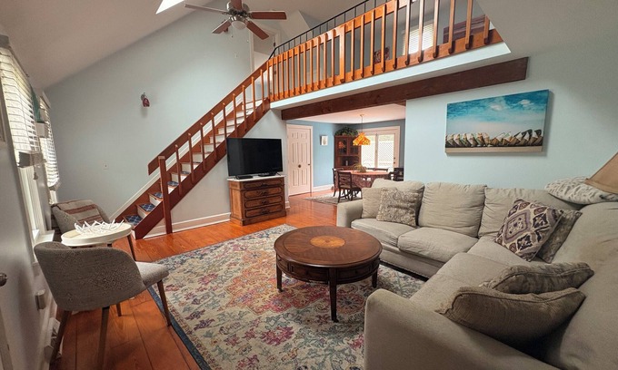 Hatchville House | Dog friendly, 3-BR in Falmouth with a short drive to the beach. Enjoy your stay!