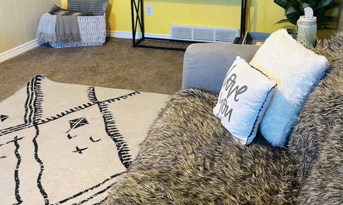 Dupont Apartment | Dog Friendly 3bed/1bath by DIA