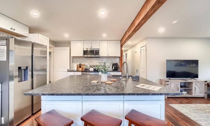 Longmont House | Dog Friendly, 4-bedroom, Cozy Longmont Home
