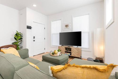 Mosby Apartment | Dog-Friendly Apt with Fenced Yard in Richmond, VA!