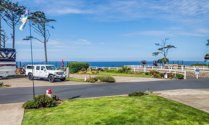 Agate Beach RV Rental | Dog Friendly, Available with 50AMP, 30AMP, Water and Sewer hook up's, WiFi