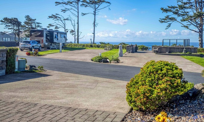 Agate Beach RV Rental | Dog Friendly, Available with 50AMP, 30AMP, Water and Sewer hook up's, WiFi