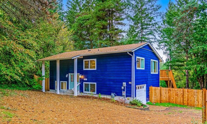 West Hills House | Dog-friendly bayfront home w/free WiFi, private washer/dryer, waterfont deck
