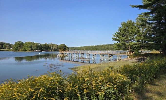 Boothbay House | Dog-Friendly Boothbay Getaway with New Dock & Walk to Country Store!