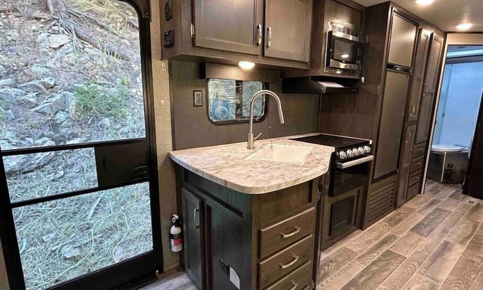 Coal Creek Canyon House | Dog-friendly Buffalo Bill Lodge on Coal Creek