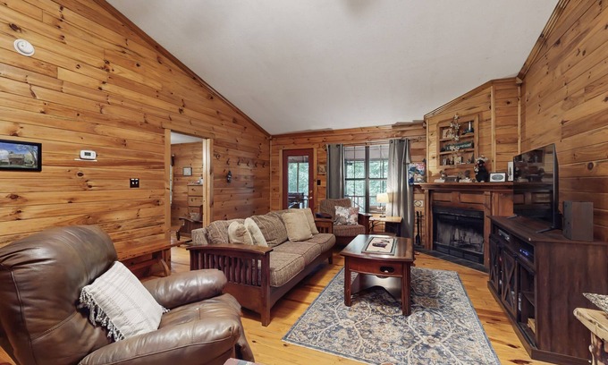 Sautee Nacoochee Cabin | Dog-friendly cabin in the woods w/private hot tub, screened-in deck & BBQ