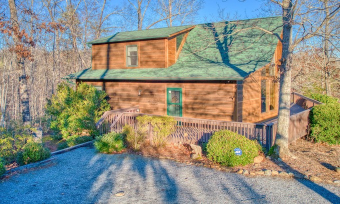 Mill Spring House | Dog-friendly cabin with deck, firepit & lake access - near private hiking