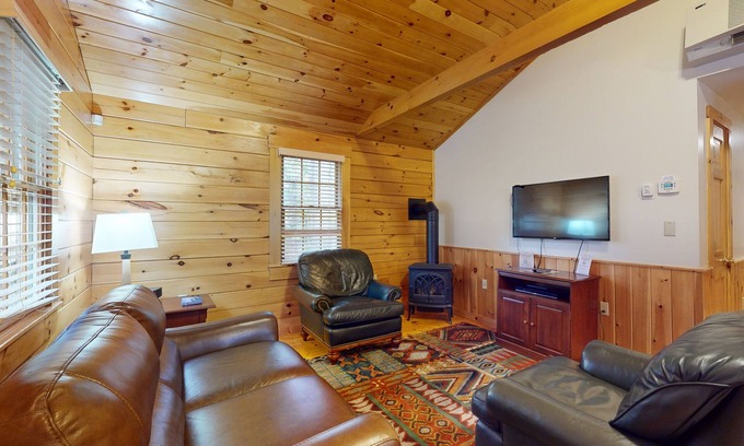 Northport Cabin | Dog-friendly cabin with kitchen, firepit, AC, gym, ping-pong & fun awaits