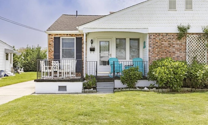 Cape May House | Dog Friendly. Close to Beaches & Shopping, Occupancy 6 Guests