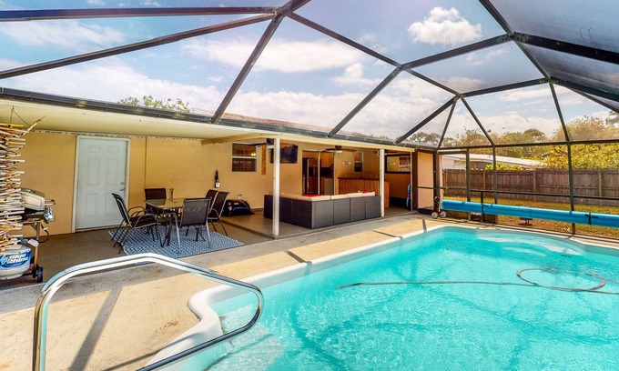 River Park House | Dog-friendly coastal home with private pool, bar, & grill