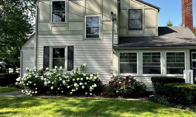 Fennville Other | Dog-friendly farmhouse close to Virtue Cider, wineries & u-pick orchards!