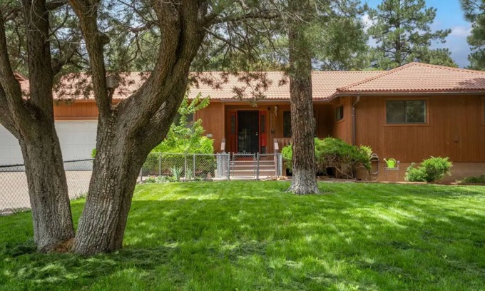 Show Low Cabin | Dog Friendly, Fully Gated, Private Cabin by Fool Hollow Lake