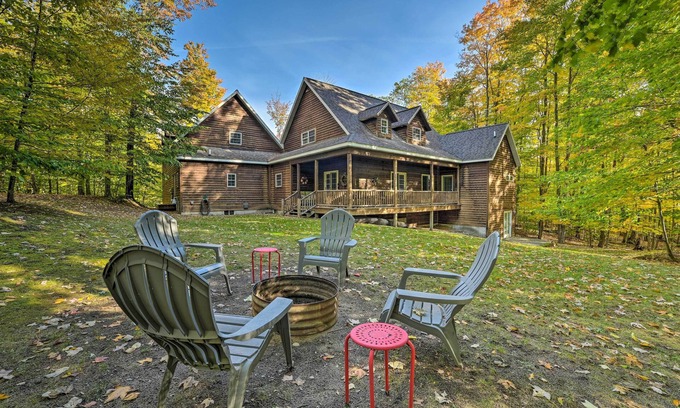 Michaywe Cabin | Dog-Friendly Gaylord Retreat < 8 Mi to Town!