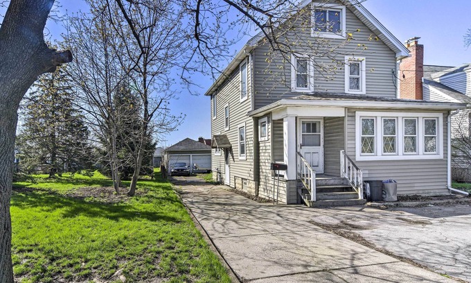 Cheektowaga House | Dog-Friendly Home ~ 14 Mi to Highmark Stadium