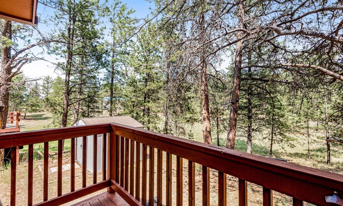 Florissant Cabin | Dog-friendly home on 1.8 acres with decks, balconies, gas grill, view