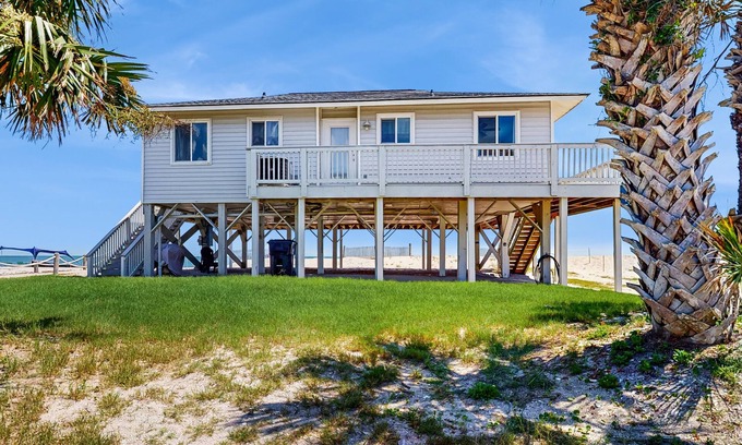 Edisto Island House | Dog-Friendly Home Right On Beach w/Private Washer/Dryer & Free WiFi