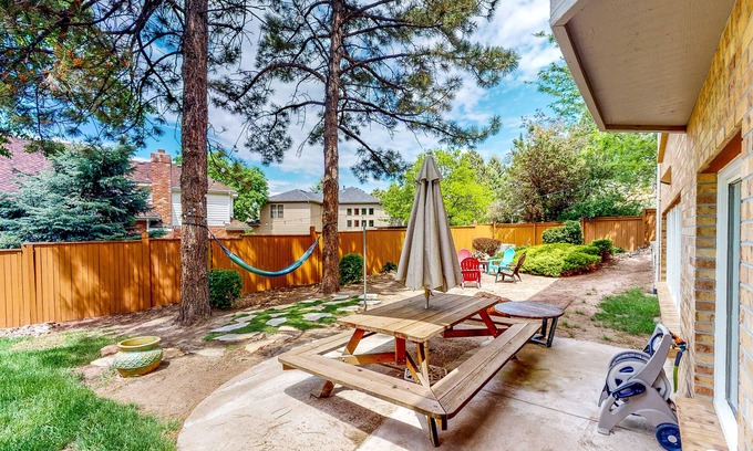 Centennial House | Dog-friendly home with large, enclosed yard, gourmet kitchen, & washer/dryer