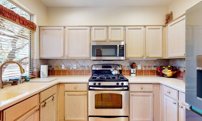 Rancho Vistoso House | Dog-friendly home with pool, hot tub, tennis, gym, patio, on-site restaurant, AC