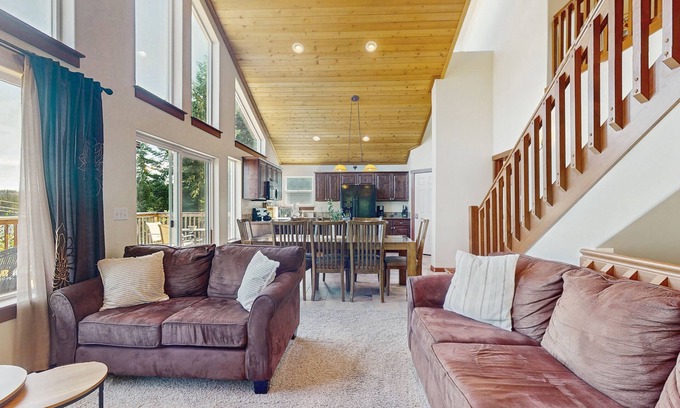 Coeur d'Alene House | Dog-friendly home with water views, deck, grill, wood stove, & private W/D