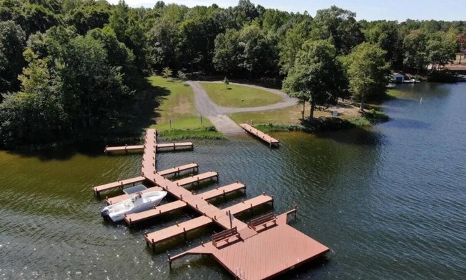 Mineral House | Dog Friendly Home with Central Air, Free WI-FI, deck, charcoal grill.
