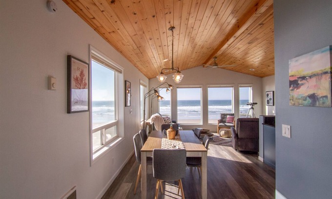 Waldport House | Dog Friendly! Hot Tub! Ocean Front with Spectacular Views!