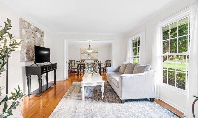 Durham House | Dog Friendly House Near Duke + Downtown + Airport