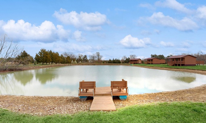 Murphysboro Apartment | Dog-friendly, lakefront cabin with porch & firepit - near wineries & trails