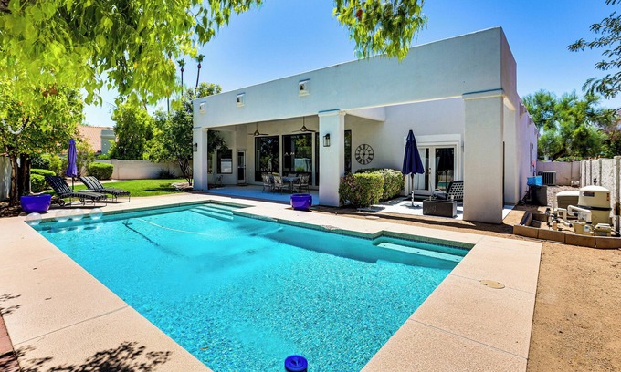 Buenavante House | Dog Friendly! Modernist Oasis in North Scottsdale