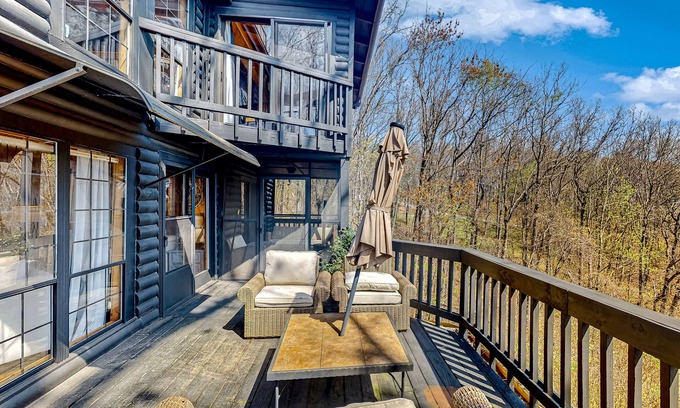 Tate Cabin | Dog-friendly mountain view cabin with furnished patio, deck, central AC