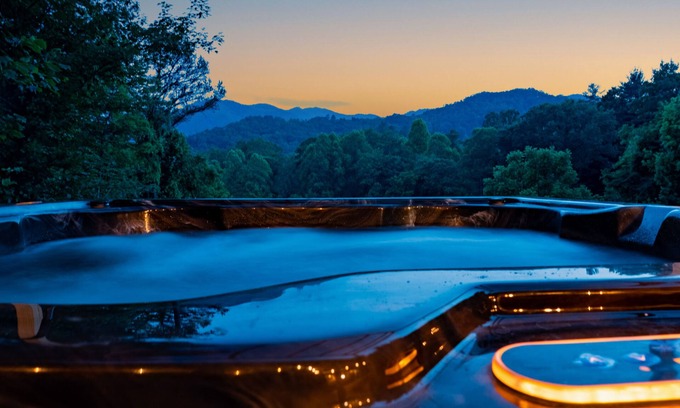 Bryson City Cabin | Dog-friendly mtn cabin w/views, hot tub, game rm