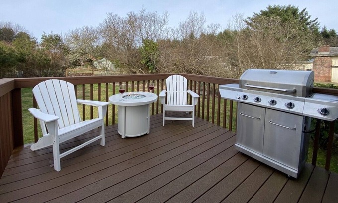 Oyehut-Hogans Corner Cabin | Dog Friendly - Ocean Shores Oasis - Amazing Location