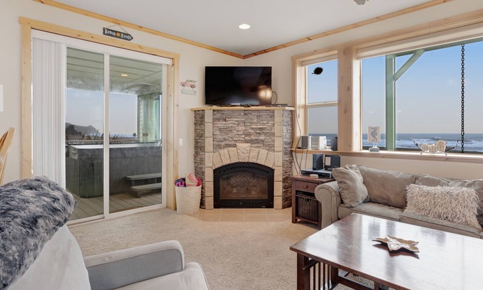Gold Beach House | Dog-Friendly Oceanfront Home with Private Hot Tub and Unbeatable Views