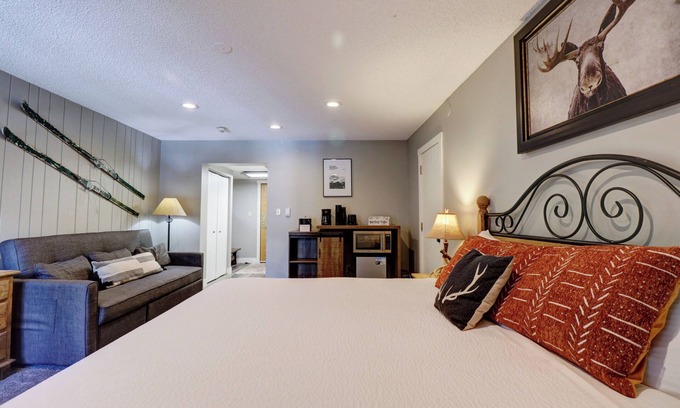 Copper Mountain Hotel | Dog Friendly Ski in/out Location at Copper! CM321H