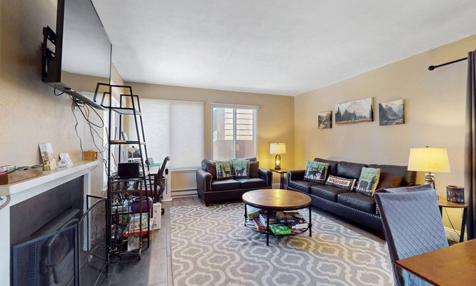 Truckee Condo | Dog-friendly, ski-in/ski-out Condo with deck