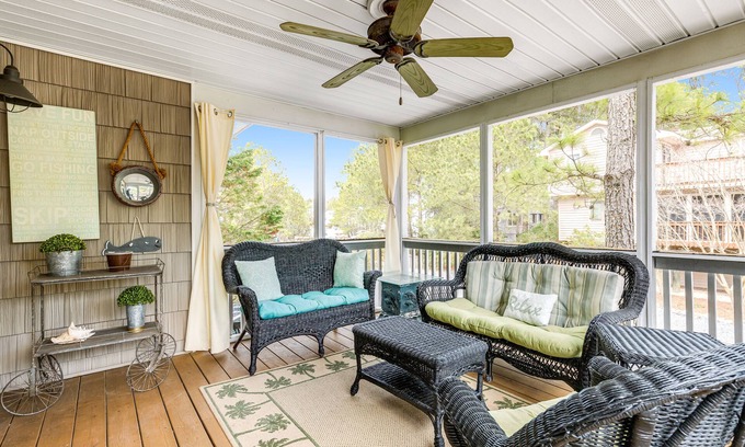 Cat Hill House | Dog-friendly South Bethany gem near the beach with central AC & fast WiFi