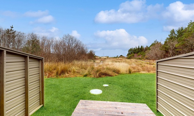 Grayland Apartment | Dog-friendly studio with lovely dune views & hot tub - walk to the beach