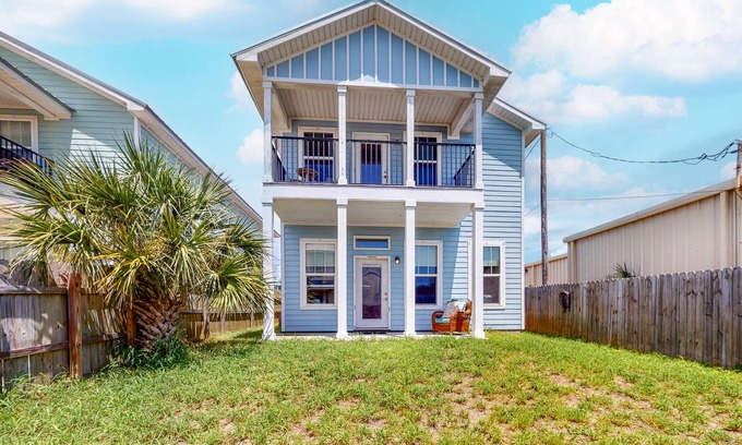 Crescent Beach House | Dog-friendly beach house with balcony, fenced yard, & AC - walk to beach