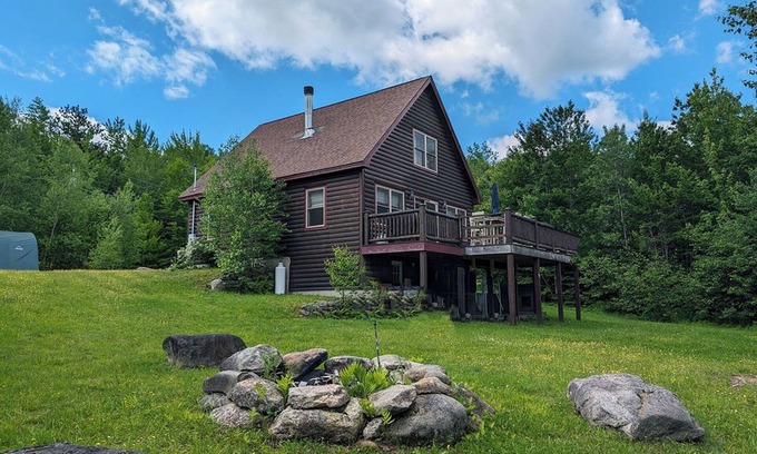 Greenwood Ski Chalet | Dog Friendly w/Outdoor Kennel, Fire Pit, Grill, Deck w/Furniture
