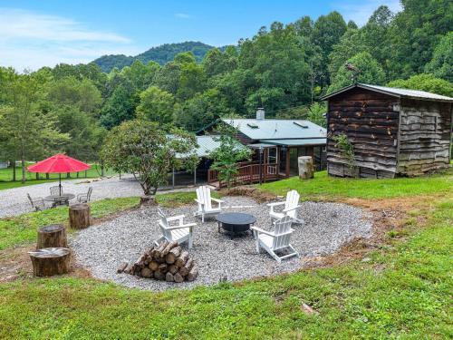 Clyde House | Dogwood Cabin