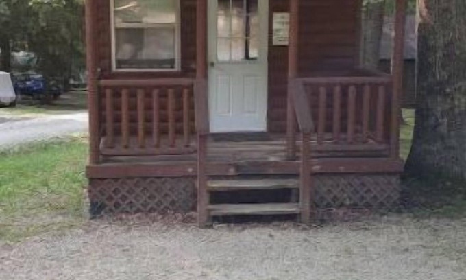 Jones Mills Cabin | Dogwood Tiny House Cabin of the Laurel Highlands